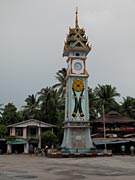 ビルマ（ミャンマー）で撮影した時計台