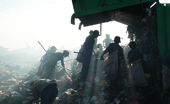 ゴミに生活の糧を見いだす人びとの暮らしもある（ニカラグア）